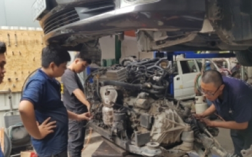 GARAGE CHUYÊN SỬA CHỮA ĐỘNG CƠ FORD RANGER HAO NHỚT, RA KHÓI – GARAOTOQUAN7.VN